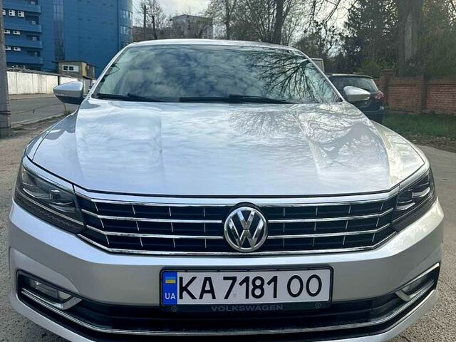 Серый Фольксваген Пассат, объемом двигателя 1.8 л и пробегом 135 тыс. км за 12700 $, фото 1 на Automoto.ua
