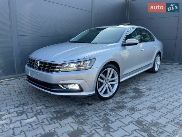 Серый Фольксваген Пассат, объемом двигателя 1.8 л и пробегом 220 тыс. км за 13500 $, фото 1 на Automoto.ua