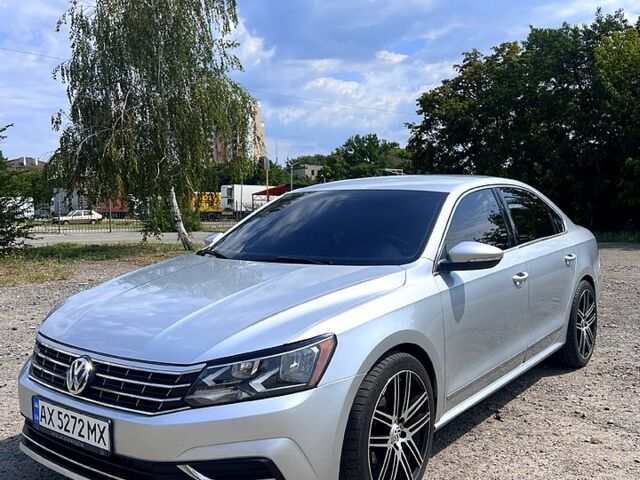 Сірий Фольксваген Пассат, об'ємом двигуна 1.8 л та пробігом 180 тис. км за 13500 $, фото 1 на Automoto.ua