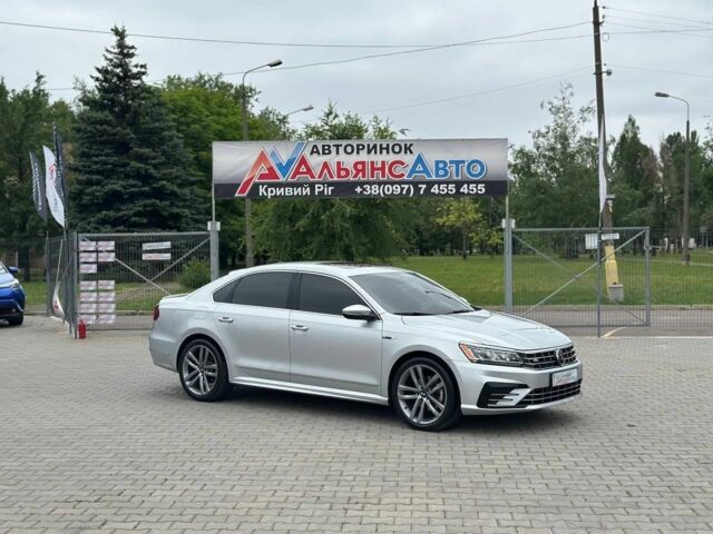 Сірий Фольксваген Пассат, об'ємом двигуна 1.8 л та пробігом 235 тис. км за 14800 $, фото 1 на Automoto.ua