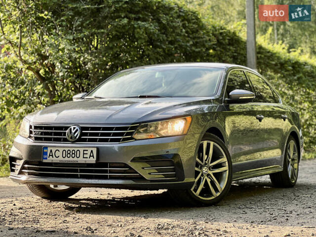 Серый Фольксваген Пассат, объемом двигателя 1.8 л и пробегом 168 тыс. км за 14500 $, фото 1 на Automoto.ua