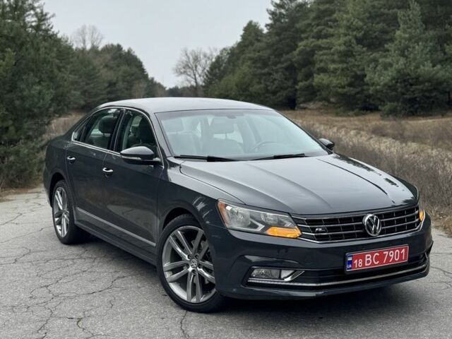 Серый Фольксваген Пассат, объемом двигателя 1.8 л и пробегом 164 тыс. км за 13500 $, фото 1 на Automoto.ua