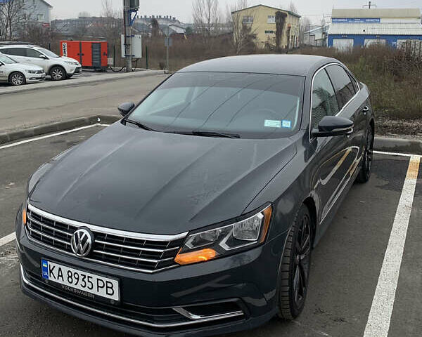 Серый Фольксваген Пассат, объемом двигателя 1.8 л и пробегом 122 тыс. км за 11000 $, фото 1 на Automoto.ua