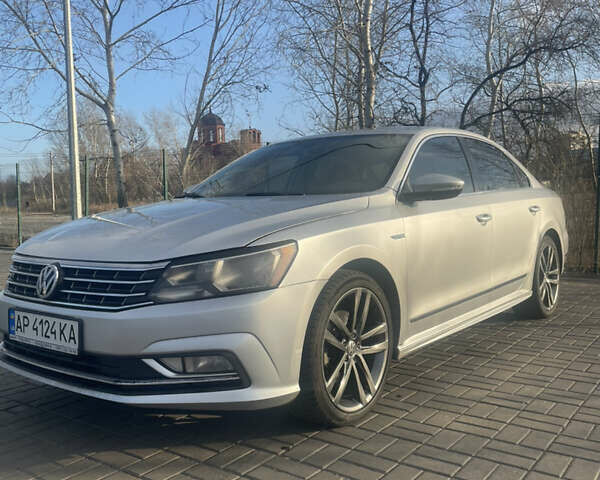 Серый Фольксваген Пассат, объемом двигателя 1.8 л и пробегом 242 тыс. км за 10900 $, фото 1 на Automoto.ua