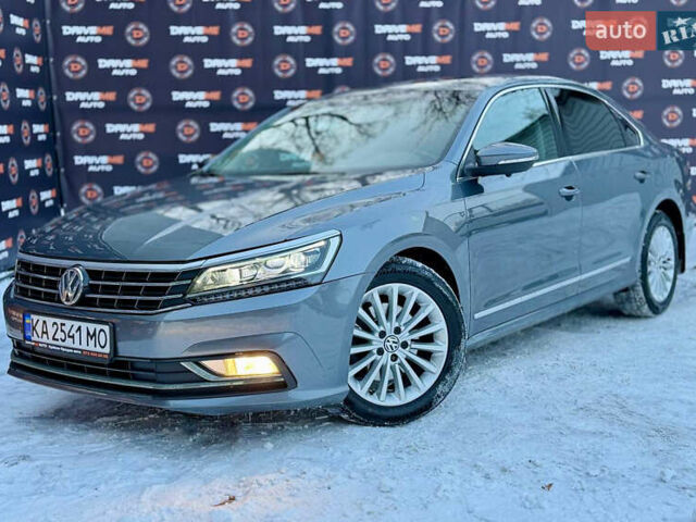 Серый Фольксваген Пассат, объемом двигателя 1.8 л и пробегом 172 тыс. км за 11999 $, фото 1 на Automoto.ua