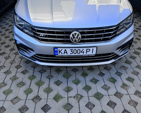 Фольксваген Пассат 2016 в Киеве на Automoto.ua Серый Фольксваген Пассат, объемом двигателя 1.8 л и пробегом 153 тыс. км за 15200 $, фото 1 на Automoto.ua