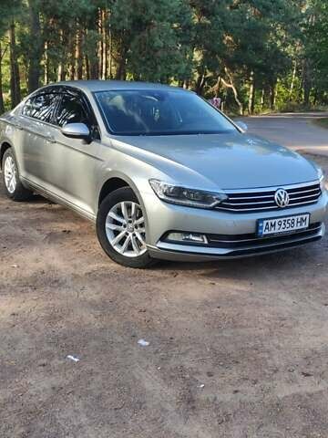 Серый Фольксваген Пассат, объемом двигателя 1.97 л и пробегом 223 тыс. км за 14700 $, фото 1 на Automoto.ua