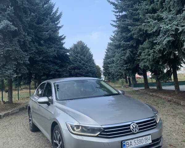 Серый Фольксваген Пассат, объемом двигателя 1.97 л и пробегом 216 тыс. км за 18000 $, фото 1 на Automoto.ua