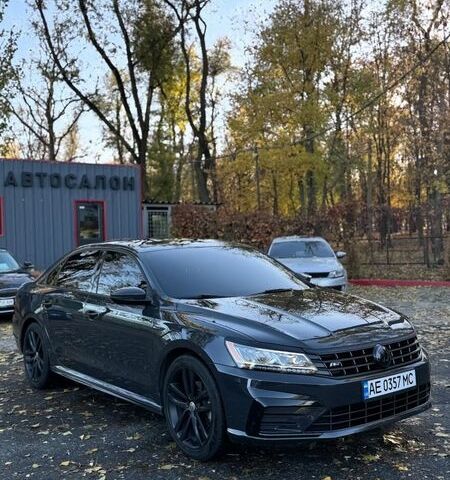 Серый Фольксваген Пассат, объемом двигателя 1.8 л и пробегом 162 тыс. км за 16800 $, фото 1 на Automoto.ua