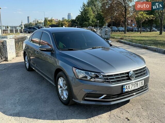 Серый Фольксваген Пассат, объемом двигателя 1.8 л и пробегом 96 тыс. км за 12200 $, фото 1 на Automoto.ua
