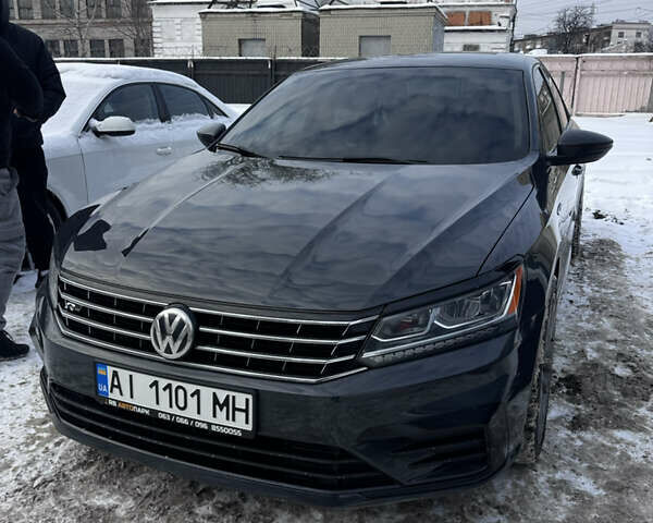 Серый Фольксваген Пассат, объемом двигателя 1.8 л и пробегом 99 тыс. км за 12900 $, фото 1 на Automoto.ua