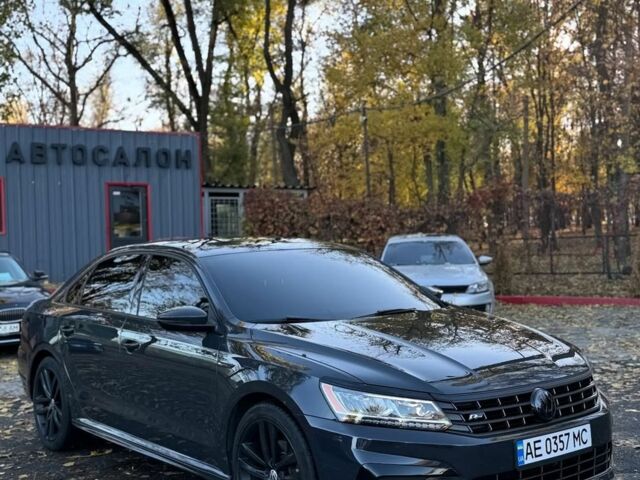 Серый Фольксваген Пассат, объемом двигателя 1.8 л и пробегом 162 тыс. км за 13400 $, фото 1 на Automoto.ua