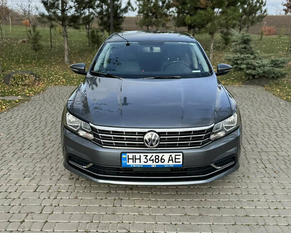 Сірий Фольксваген Пассат, об'ємом двигуна 1.8 л та пробігом 110 тис. км за 15000 $, фото 1 на Automoto.ua