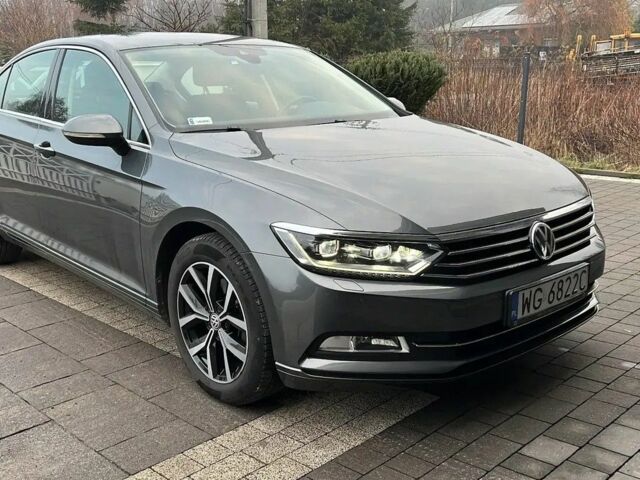 Серый Фольксваген Пассат, объемом двигателя 1.8 л и пробегом 124 тыс. км за 10200 $, фото 1 на Automoto.ua