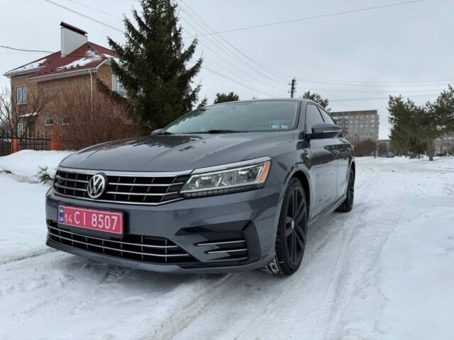 Сірий Фольксваген Пассат, об'ємом двигуна 2 л та пробігом 107 тис. км за 14200 $, фото 1 на Automoto.ua