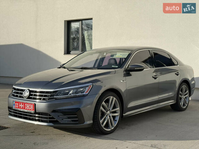 Серый Фольксваген Пассат, объемом двигателя 1.8 л и пробегом 235 тыс. км за 13800 $, фото 1 на Automoto.ua