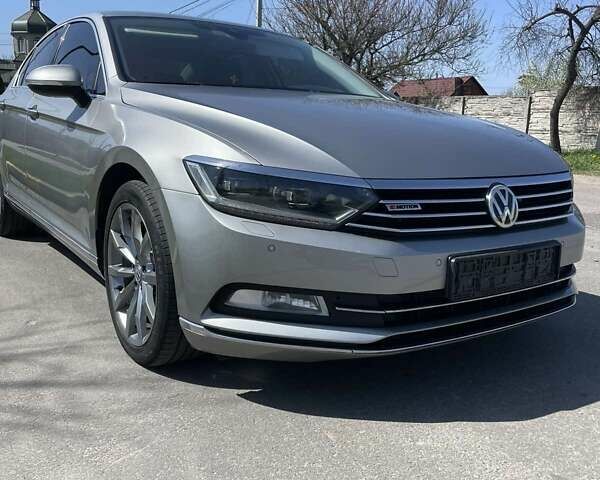 Серый Фольксваген Пассат, объемом двигателя 1.97 л и пробегом 225 тыс. км за 18800 $, фото 1 на Automoto.ua