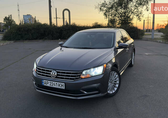 Сірий Фольксваген Пассат, об'ємом двигуна 1.8 л та пробігом 132 тис. км за 14000 $, фото 1 на Automoto.ua