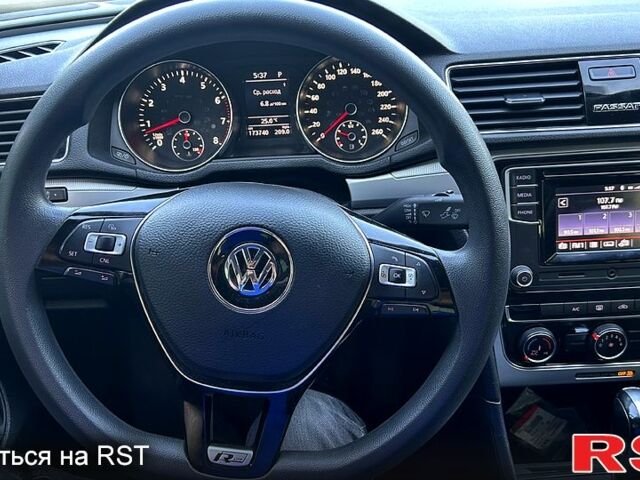 Сірий Фольксваген Пассат, об'ємом двигуна 2 л та пробігом 174 тис. км за 10900 $, фото 1 на Automoto.ua