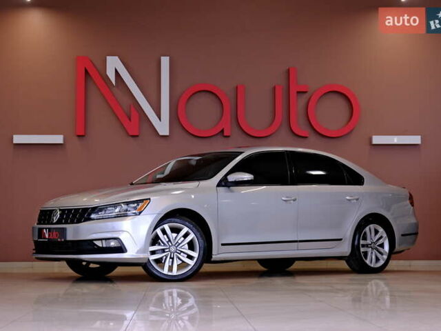 Серый Фольксваген Пассат, объемом двигателя 1.8 л и пробегом 180 тыс. км за 14800 $, фото 1 на Automoto.ua