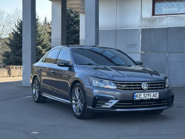 Серый Фольксваген Пассат, объемом двигателя 1.8 л и пробегом 163 тыс. км за 15000 $, фото 1 на Automoto.ua