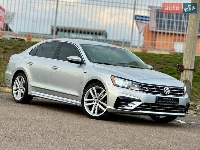 Серый Фольксваген Пассат, объемом двигателя 1.8 л и пробегом 121 тыс. км за 13500 $, фото 1 на Automoto.ua