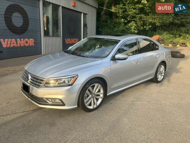 Серый Фольксваген Пассат, объемом двигателя 1.8 л и пробегом 69 тыс. км за 17000 $, фото 1 на Automoto.ua