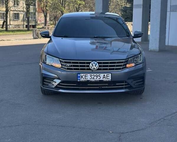 Сірий Фольксваген Пассат, об'ємом двигуна 1.8 л та пробігом 163 тис. км за 15000 $, фото 1 на Automoto.ua
