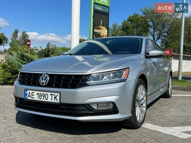 Серый Фольксваген Пассат, объемом двигателя 1.8 л и пробегом 180 тыс. км за 12999 $, фото 1 на Automoto.ua