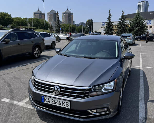 Серый Фольксваген Пассат, объемом двигателя 1.8 л и пробегом 149 тыс. км за 11900 $, фото 1 на Automoto.ua