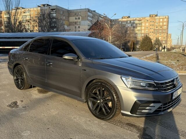 Серый Фольксваген Пассат, объемом двигателя 0 л и пробегом 200 тыс. км за 13700 $, фото 1 на Automoto.ua