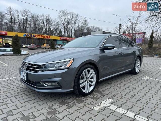Серый Фольксваген Пассат, объемом двигателя 2 л и пробегом 170 тыс. км за 14200 $, фото 1 на Automoto.ua