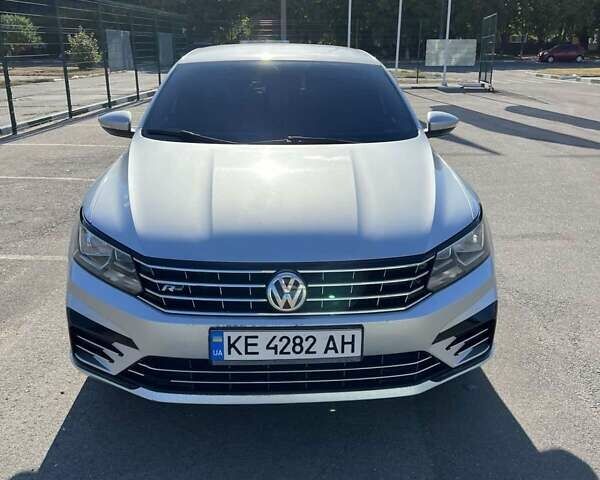 Серый Фольксваген Пассат, объемом двигателя 2 л и пробегом 220 тыс. км за 12400 $, фото 1 на Automoto.ua
