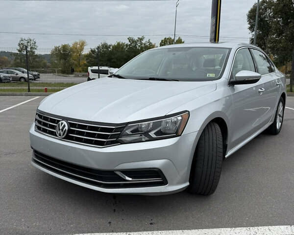 Серый Фольксваген Пассат, объемом двигателя 2 л и пробегом 160 тыс. км за 16200 $, фото 1 на Automoto.ua