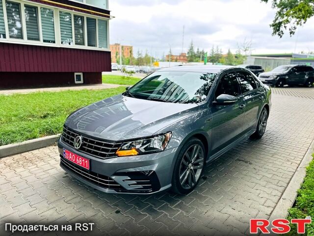 Сірий Фольксваген Пассат, об'ємом двигуна 2 л та пробігом 260 тис. км за 11999 $, фото 1 на Automoto.ua