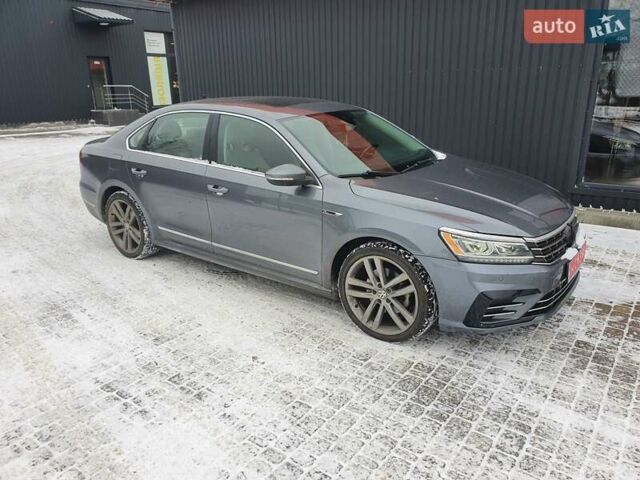 Серый Фольксваген Пассат, объемом двигателя 2 л и пробегом 130 тыс. км за 13100 $, фото 1 на Automoto.ua