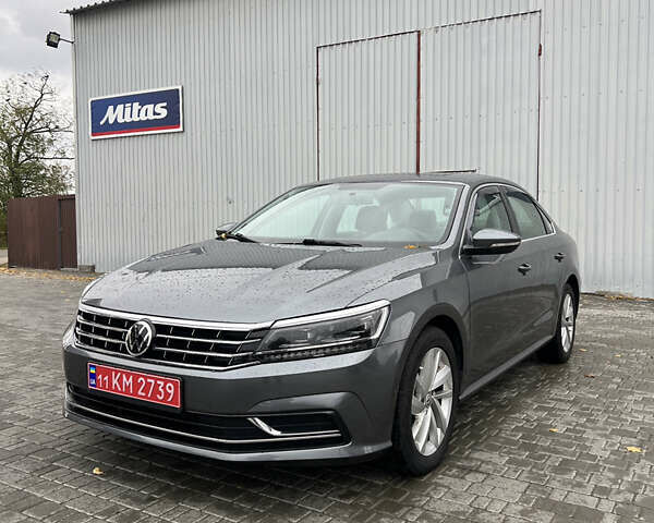 Фольксваген Пассат 2018 в Киеве на Automoto.ua Серый Фольксваген Пассат, объемом двигателя 2 л и пробегом 124 тыс. км за 14300 $, фото 1 на Automoto.ua