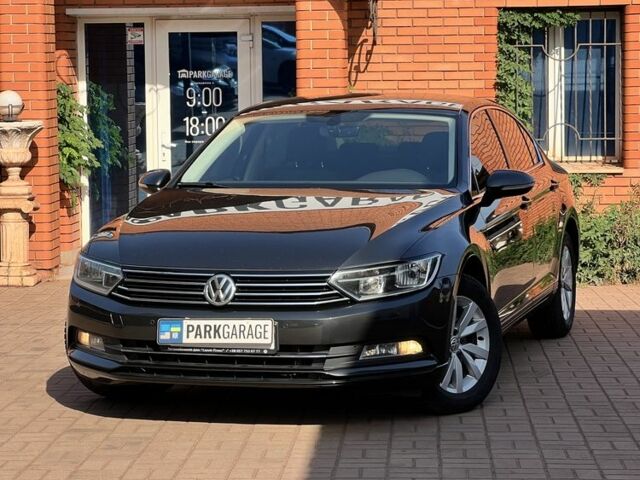 Серый Фольксваген Пассат, объемом двигателя 2 л и пробегом 177 тыс. км за 18800 $, фото 1 на Automoto.ua