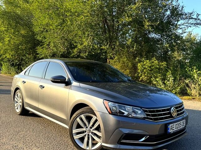 Серый Фольксваген Пассат, объемом двигателя 2 л и пробегом 67 тыс. км за 15500 $, фото 1 на Automoto.ua