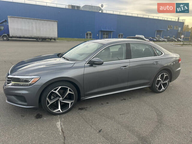 Фольксваген Пассат 2020 в Киеве на Automoto.ua Серый Фольксваген Пассат, объемом двигателя 2 л и пробегом 129 тыс. км за 17999 $, фото 1 на Automoto.ua