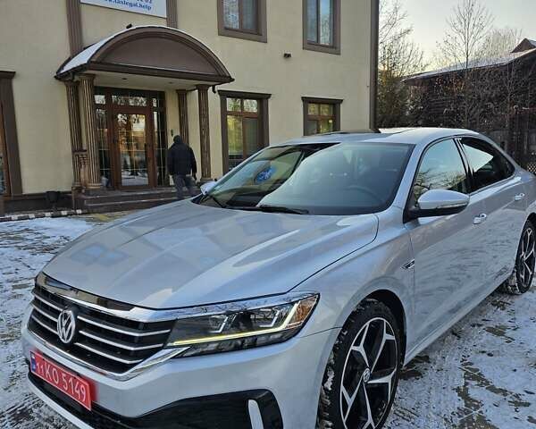 Серый Фольксваген Пассат, объемом двигателя 2 л и пробегом 141 тыс. км за 17500 $, фото 1 на Automoto.ua