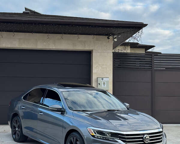 Фольксваген Пассат 2020 в Одессе на Automoto.ua Серый Фольксваген Пассат, объемом двигателя 1.98 л и пробегом 110 тыс. км за 17700 $, фото 1 на Automoto.ua