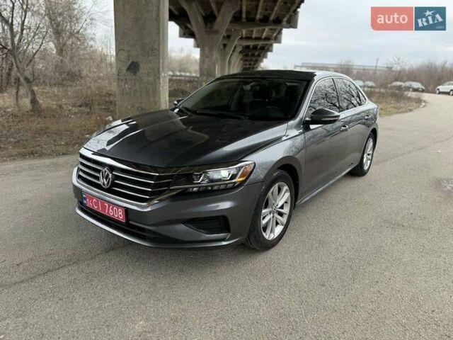 Серый Фольксваген Пассат, объемом двигателя 2 л и пробегом 160 тыс. км за 14999 $, фото 1 на Automoto.ua