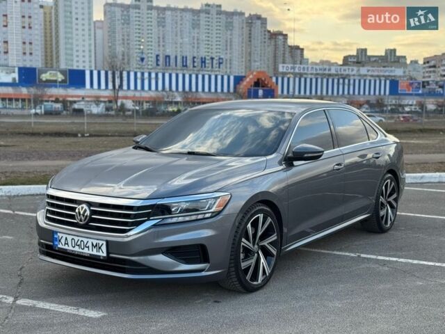 Серый Фольксваген Пассат, объемом двигателя 2 л и пробегом 117 тыс. км за 18900 $, фото 1 на Automoto.ua