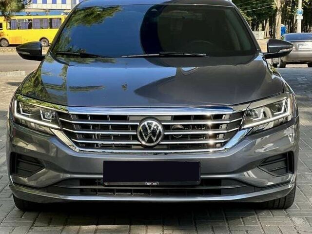 Фольксваген Пассат 2021 у Львові на Automoto.ua Сірий Фольксваген Пассат, об'ємом двигуна 2 л та пробігом 62 тис. км за 15000 $, фото 1 на Automoto.ua