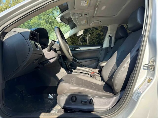 Фольксваген Пассат 2021 в Львове на Automoto.ua Серый Фольксваген Пассат, объемом двигателя 2 л и пробегом 15 тыс. км за 8900 $, фото 1 на Automoto.ua