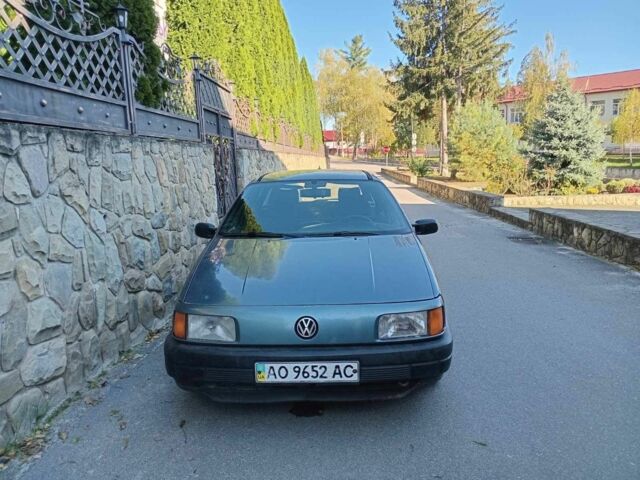 Сірий Фольксваген Пассат, об'ємом двигуна 1.6 л та пробігом 243 тис. км за 999 $, фото 1 на Automoto.ua