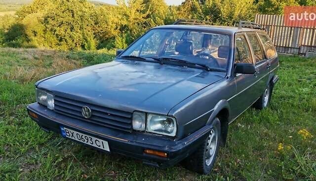 Серый Фольксваген Пассат, объемом двигателя 1.8 л и пробегом 330 тыс. км за 999 $, фото 1 на Automoto.ua