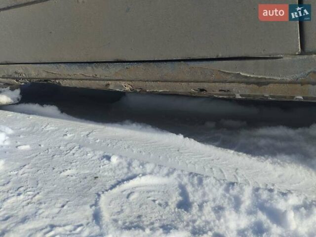 Серый Фольксваген Пассат, объемом двигателя 1.78 л и пробегом 350 тыс. км за 700 $, фото 1 на Automoto.ua