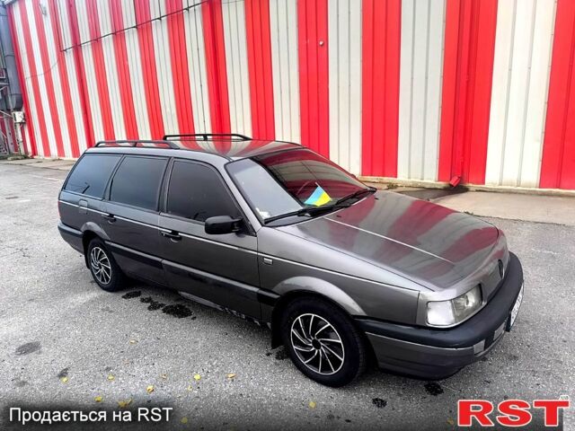 Серый Фольксваген Пассат, объемом двигателя 1.8 л и пробегом 486 тыс. км за 3300 $, фото 1 на Automoto.ua